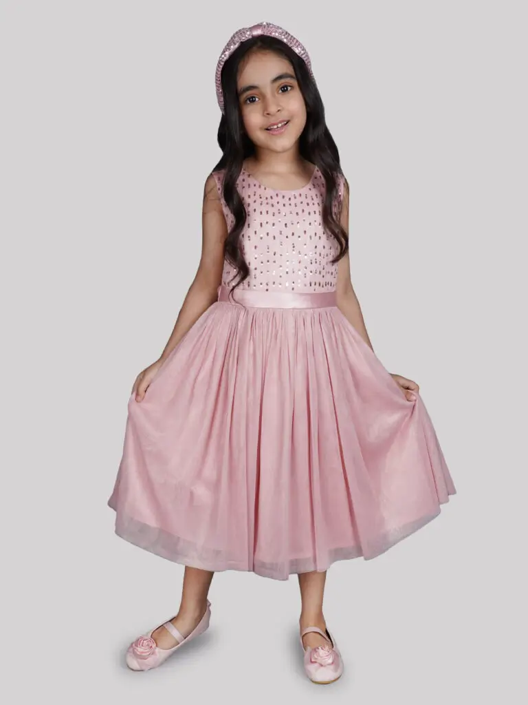 Girls elegant pink lace dress for birthday party